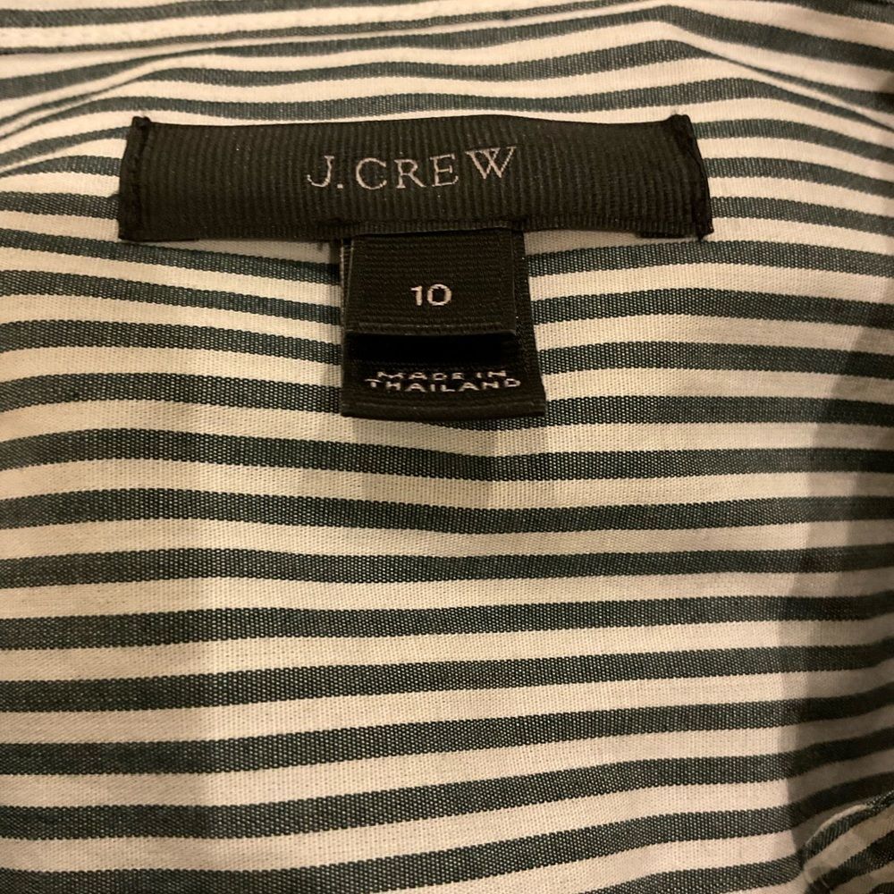 J.Crew button down shirt 🤍 - Picture 4 of 5